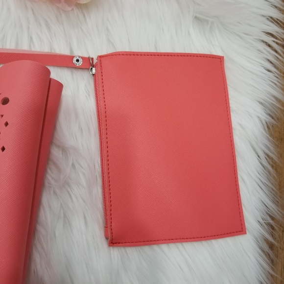 Coral Shoulder Bag with Wallet. - Picture 11 of 16